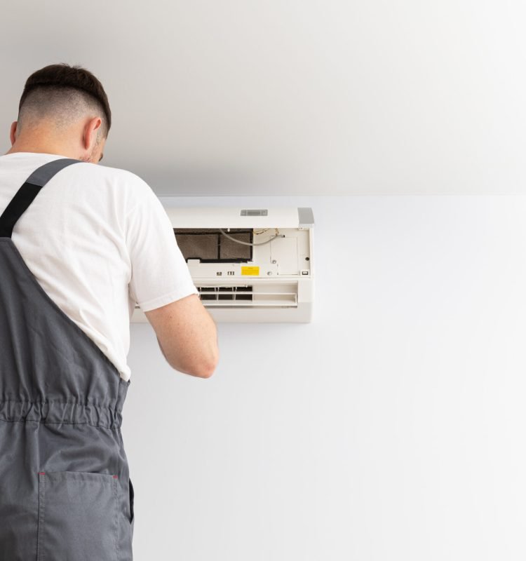 Male master and air conditioner, air conditioner repair